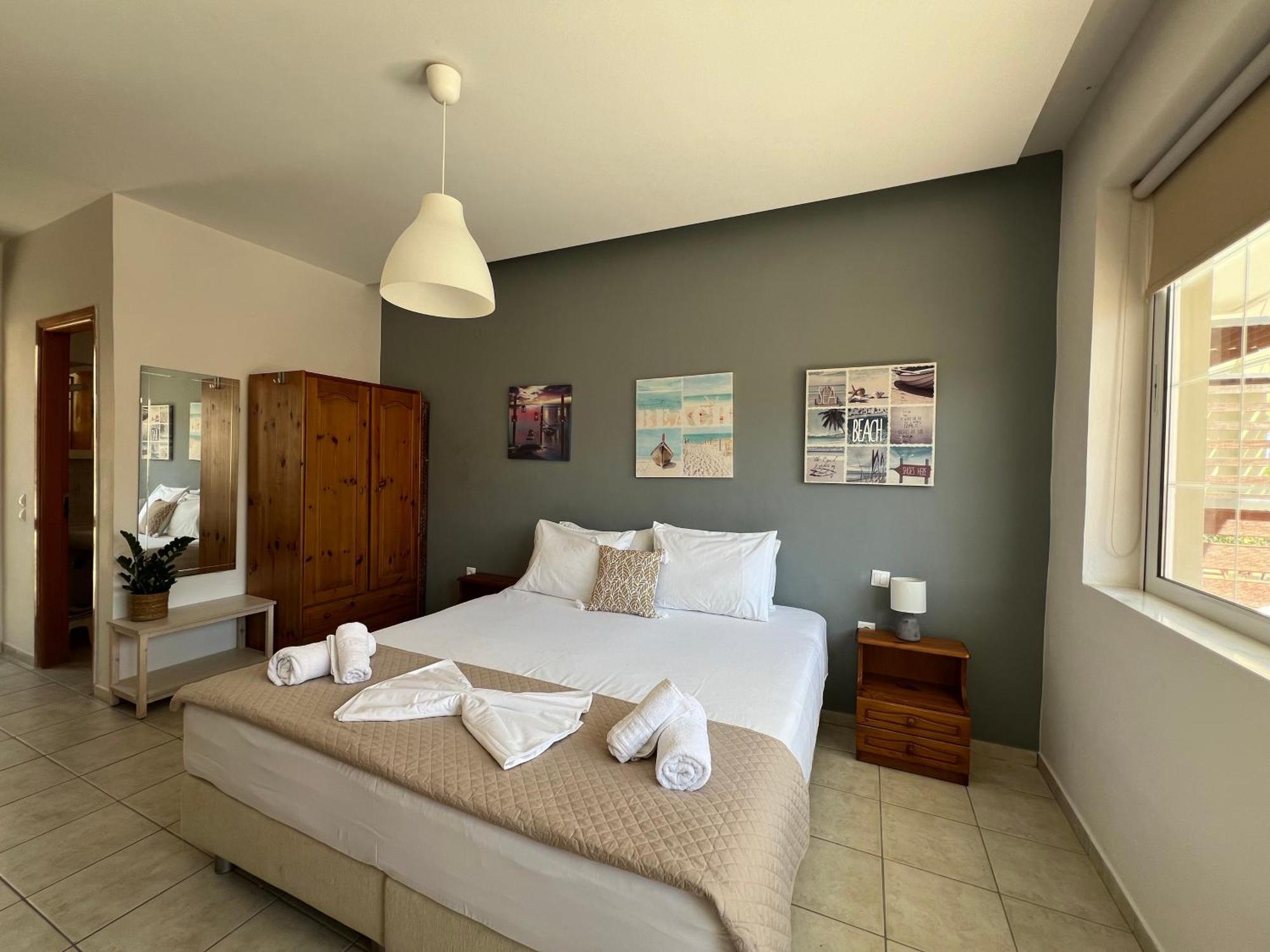 Artemis Rooms Two Steps By The Sea Platanés エクステリア 写真