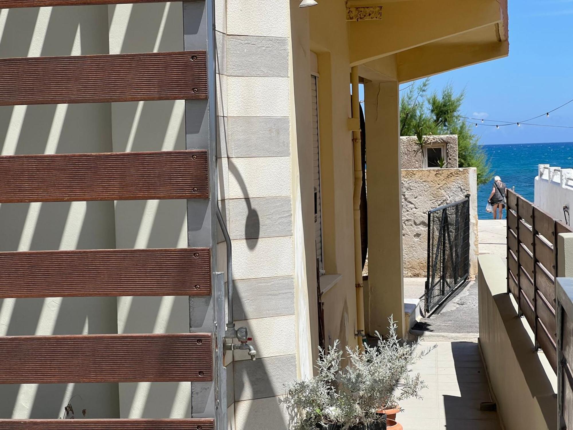 Artemis Rooms Two Steps By The Sea Platanés エクステリア 写真